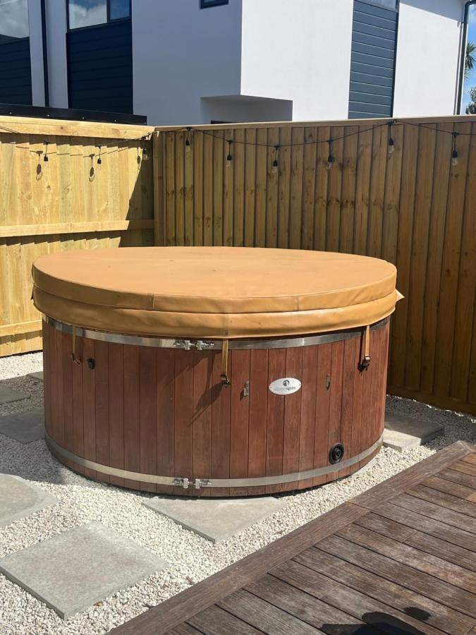 Cozy Retreat With Hot Tub Apartment Christchurch Luaran gambar